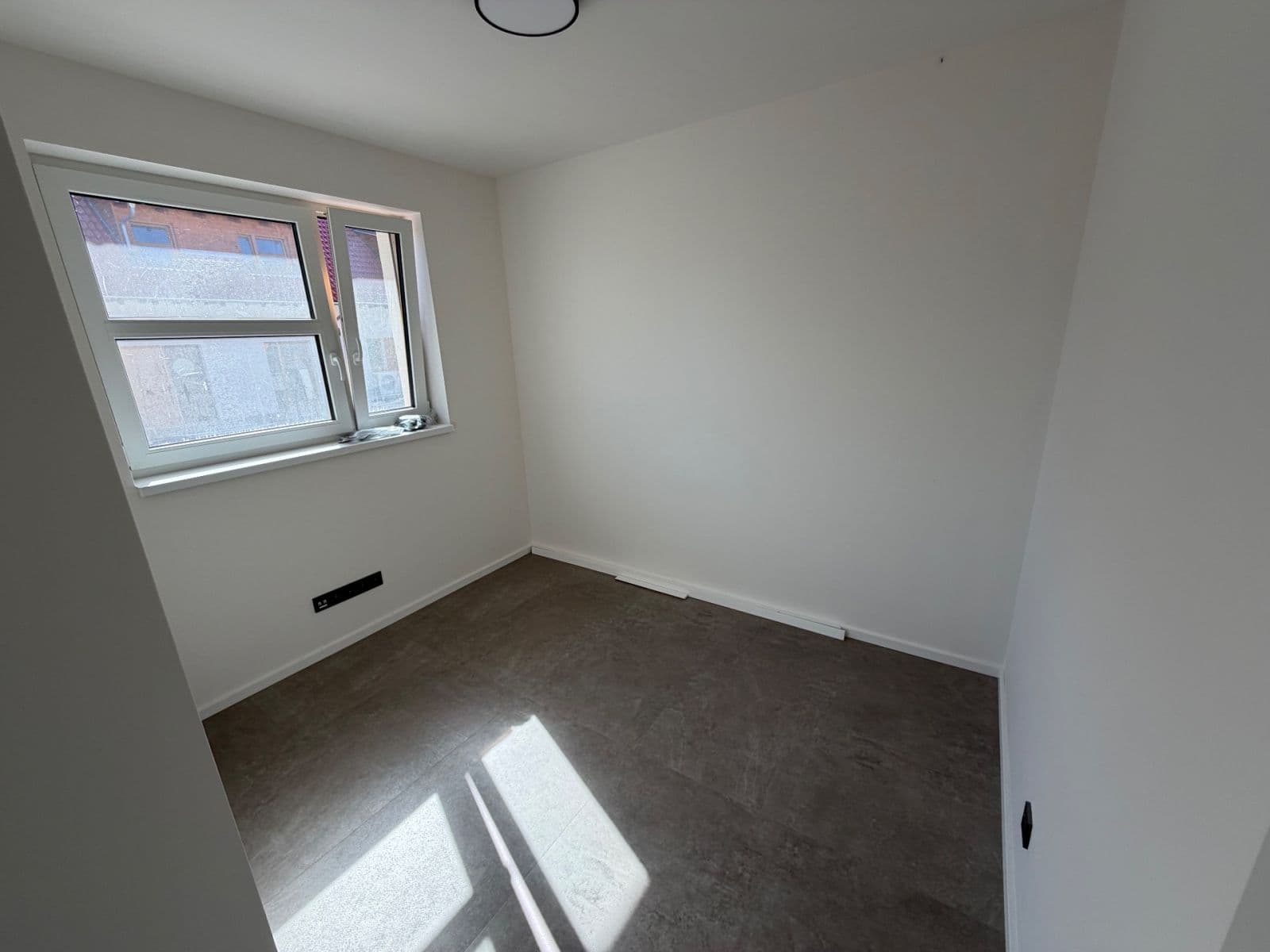 Pronájem bytu 4+kk 105 m², náměstí U Dubu, Stochov, Středočeský kraj Pronájem bytu 4+kk 105 m², náměstí U Dubu, Stochov, Středočeský kraj