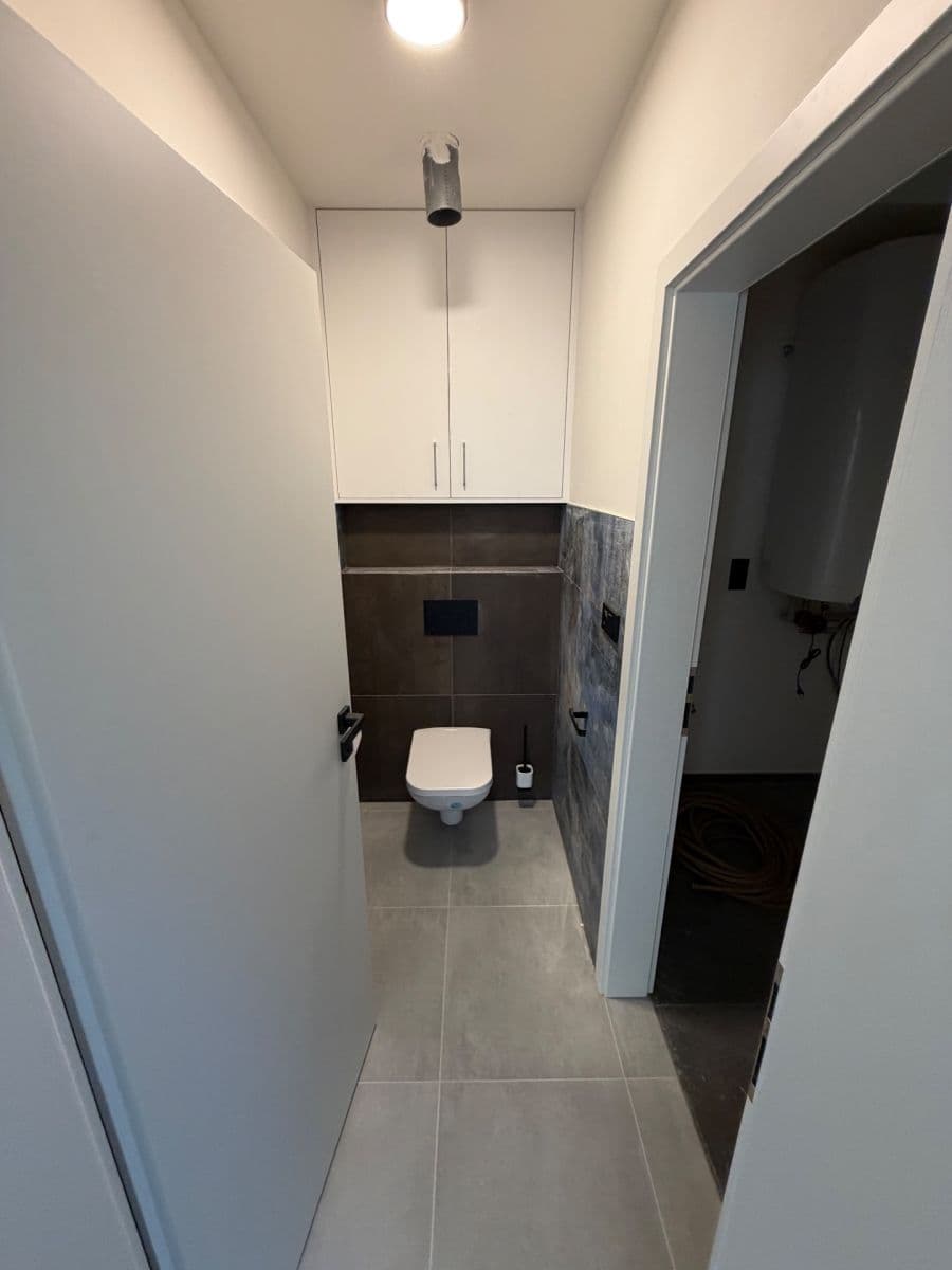 Pronájem bytu 4+kk 105 m², náměstí U Dubu, Stochov, Středočeský kraj Pronájem bytu 4+kk 105 m², náměstí U Dubu, Stochov, Středočeský kraj