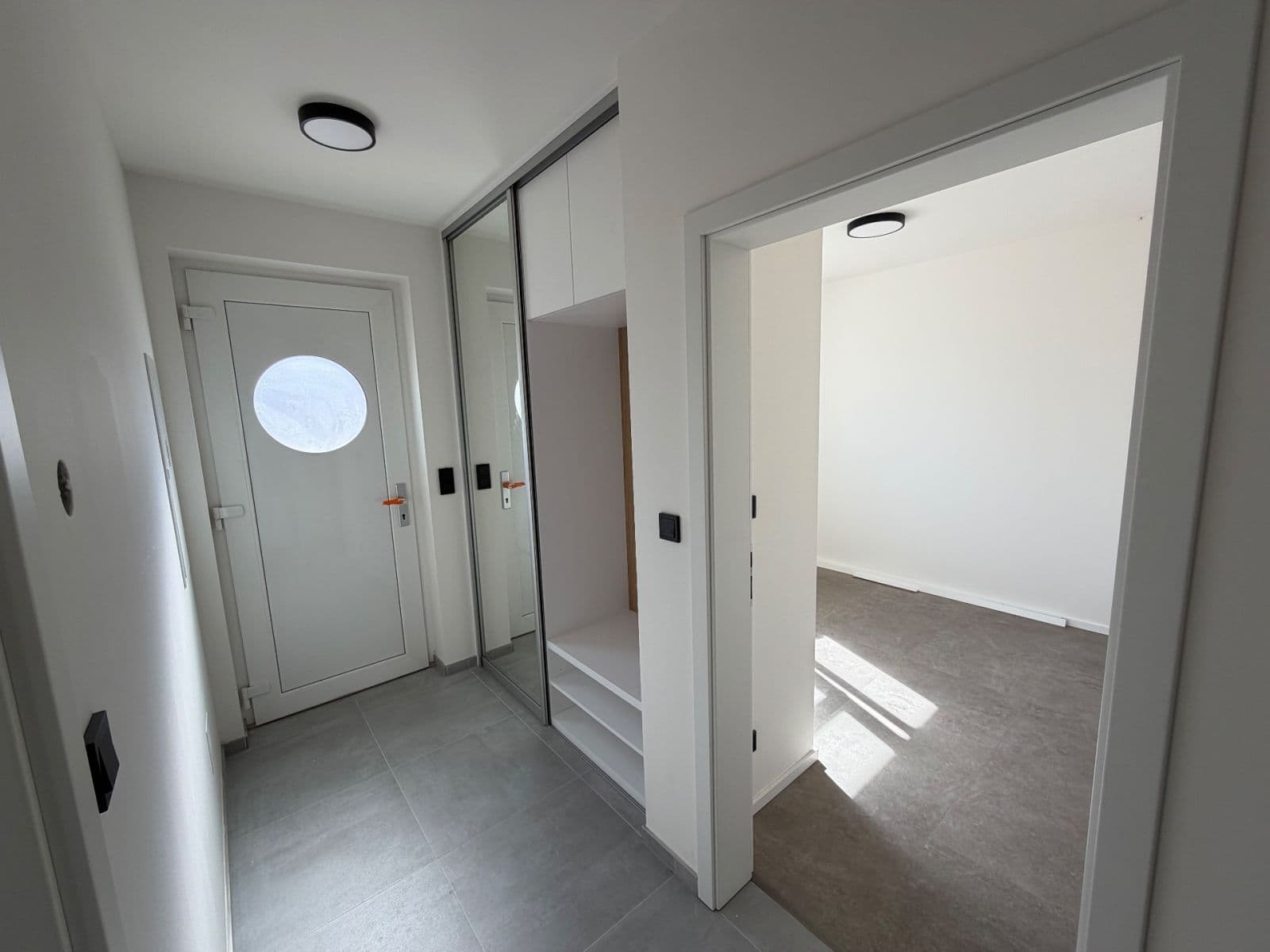 Pronájem bytu 4+kk 105 m², náměstí U Dubu, Stochov, Středočeský kraj Pronájem bytu 4+kk 105 m², náměstí U Dubu, Stochov, Středočeský kraj