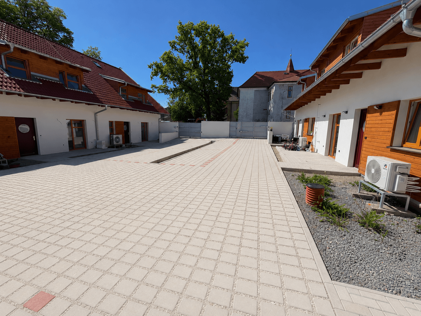 Pronájem bytu 4+kk 105 m², náměstí U Dubu, Stochov, Středočeský kraj Pronájem bytu 4+kk 105 m², náměstí U Dubu, Stochov, Středočeský kraj