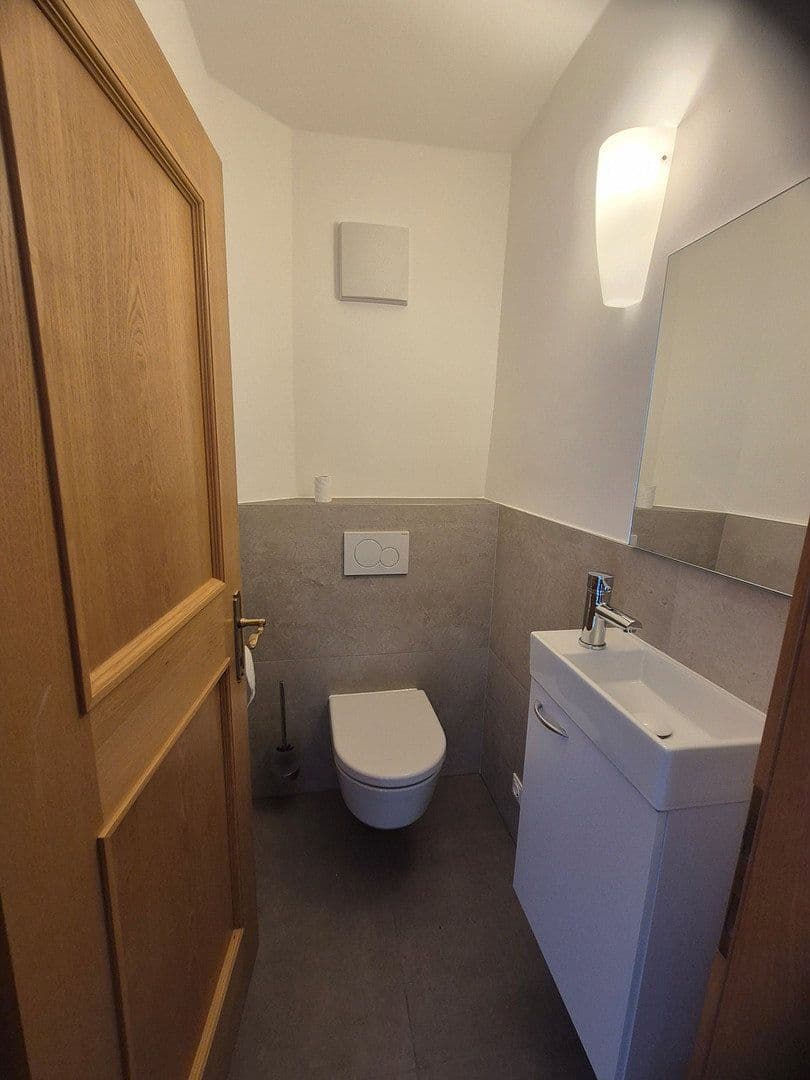 Pronájem bytu 2+1 90 m², Bahnhofstraße 6, Seekirchen am Wallersee, Salcbursko Pronájem bytu 2+1 90 m², Bahnhofstraße 6, Seekirchen am Wallersee, Salcbursko