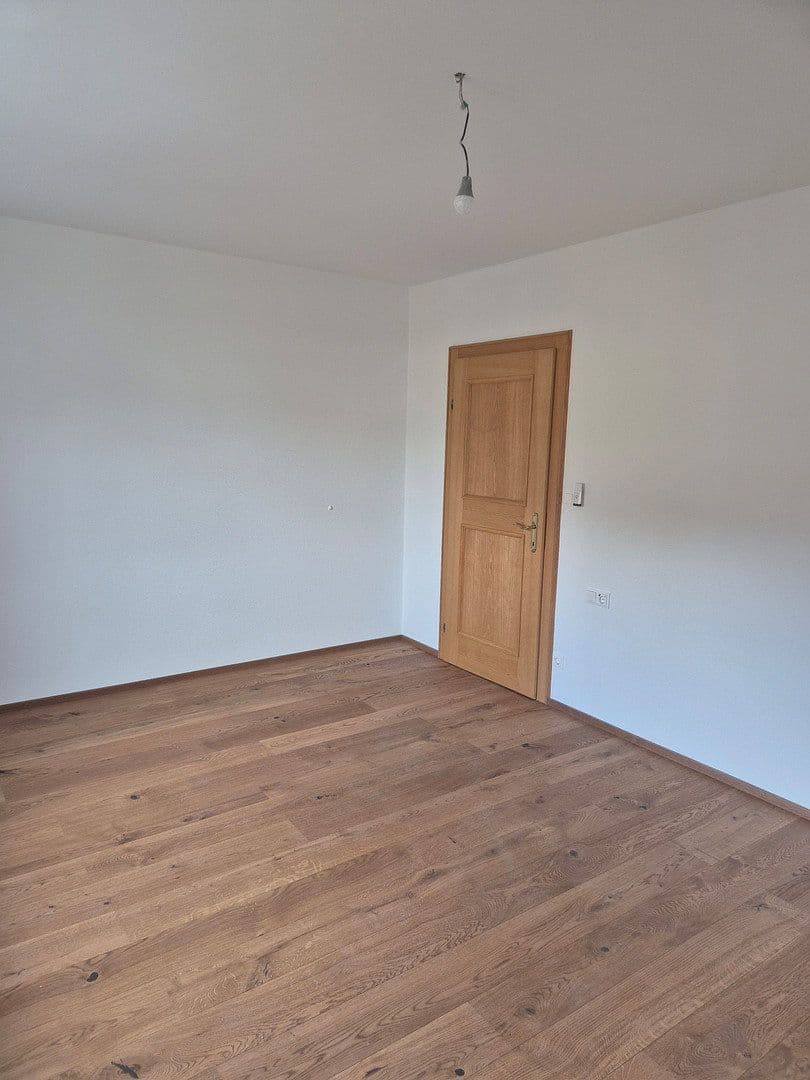 Pronájem bytu 2+1 90 m², Bahnhofstraße 6, Seekirchen am Wallersee, Salcbursko Pronájem bytu 2+1 90 m², Bahnhofstraße 6, Seekirchen am Wallersee, Salcbursko