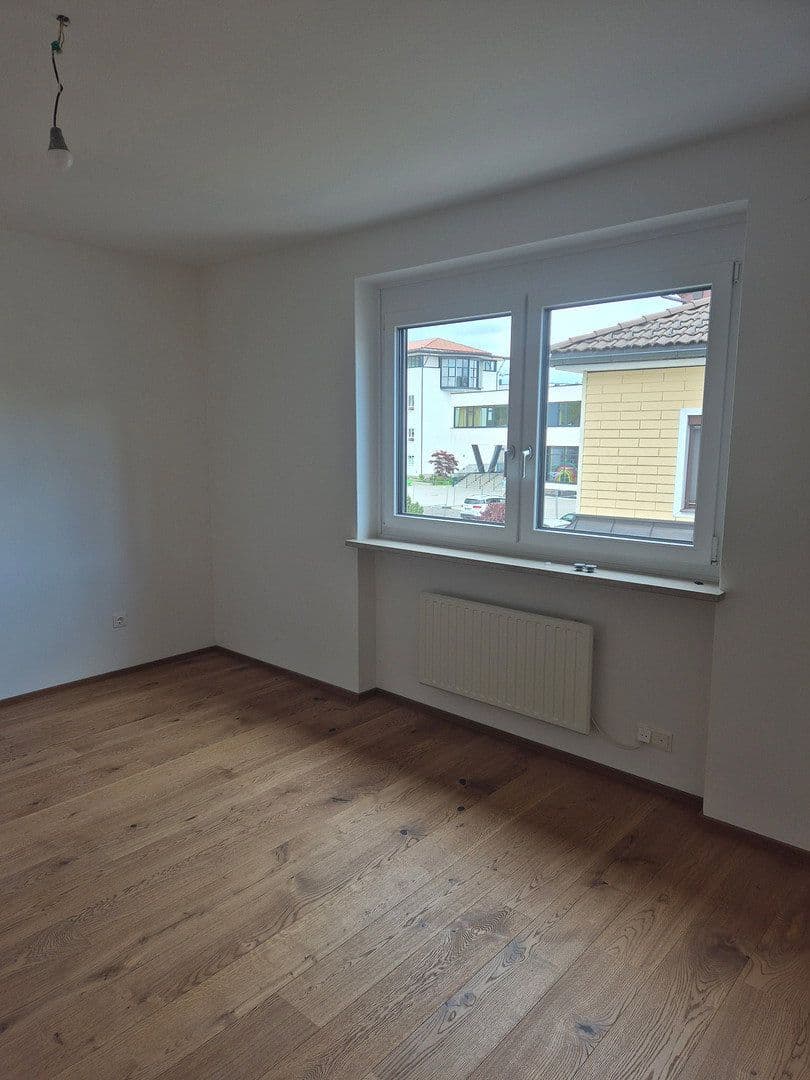 Pronájem bytu 2+1 90 m², Bahnhofstraße 6, Seekirchen am Wallersee, Salcbursko Pronájem bytu 2+1 90 m², Bahnhofstraße 6, Seekirchen am Wallersee, Salcbursko