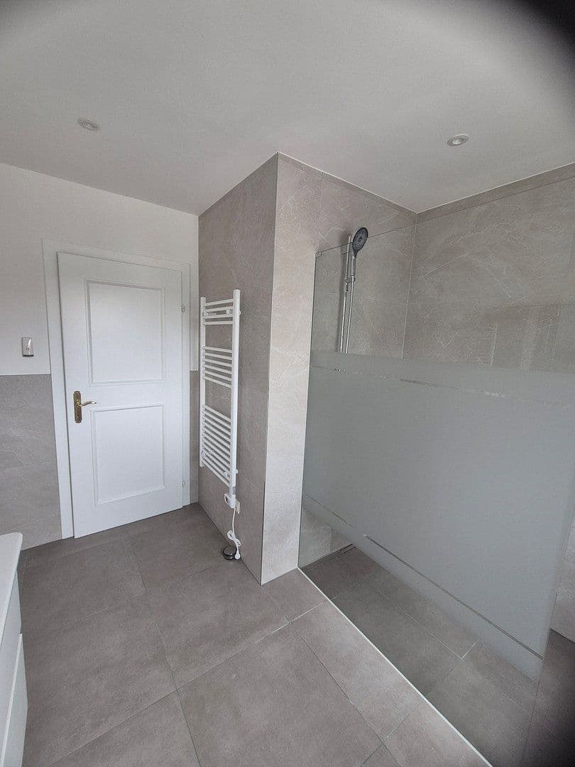 Pronájem bytu 2+1 90 m², Bahnhofstraße 6, Seekirchen am Wallersee, Salcbursko Pronájem bytu 2+1 90 m², Bahnhofstraße 6, Seekirchen am Wallersee, Salcbursko