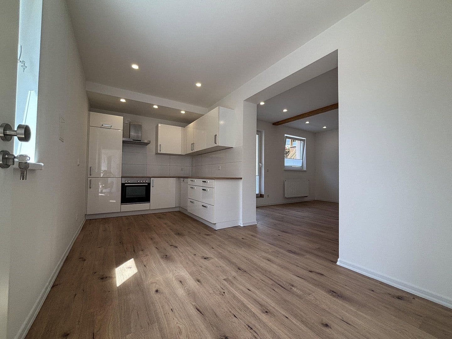 Prodej domu 135 m², pozemek 89 m², Großenbucher Weg 6, Igensdorf, Bavorsko Prodej domu 135 m², pozemek 89 m², Großenbucher Weg 6, Igensdorf, Bavorsko