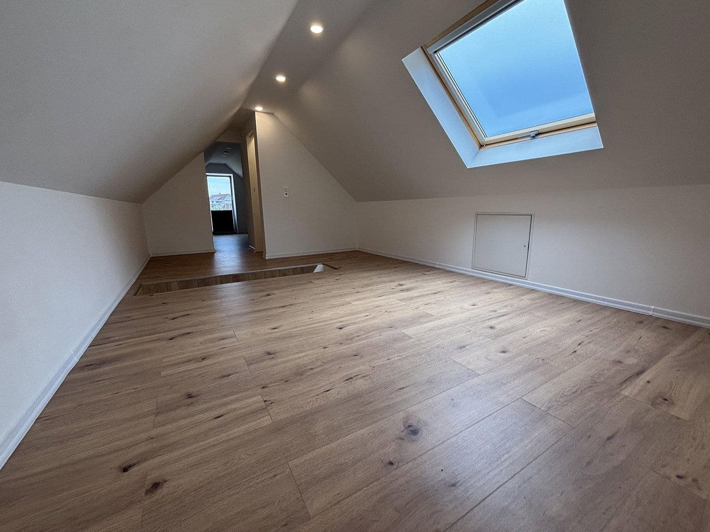 Prodej domu 135 m², pozemek 89 m², Großenbucher Weg 6, Igensdorf, Bavorsko Prodej domu 135 m², pozemek 89 m², Großenbucher Weg 6, Igensdorf, Bavorsko