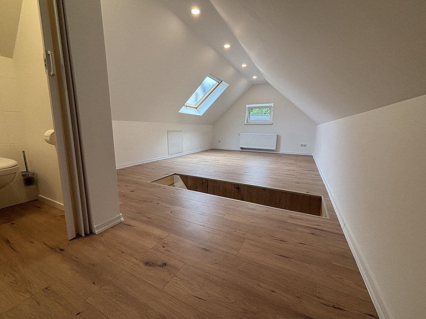 Prodej domu 135 m², pozemek 89 m², Großenbucher Weg 6, Igensdorf, Bavorsko Prodej domu 135 m², pozemek 89 m², Großenbucher Weg 6, Igensdorf, Bavorsko