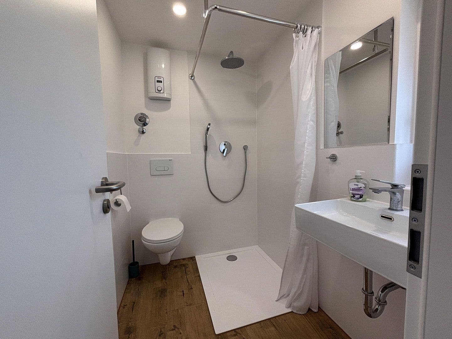 Prodej domu 135 m², pozemek 89 m², Großenbucher Weg 6, Igensdorf, Bavorsko Prodej domu 135 m², pozemek 89 m², Großenbucher Weg 6, Igensdorf, Bavorsko