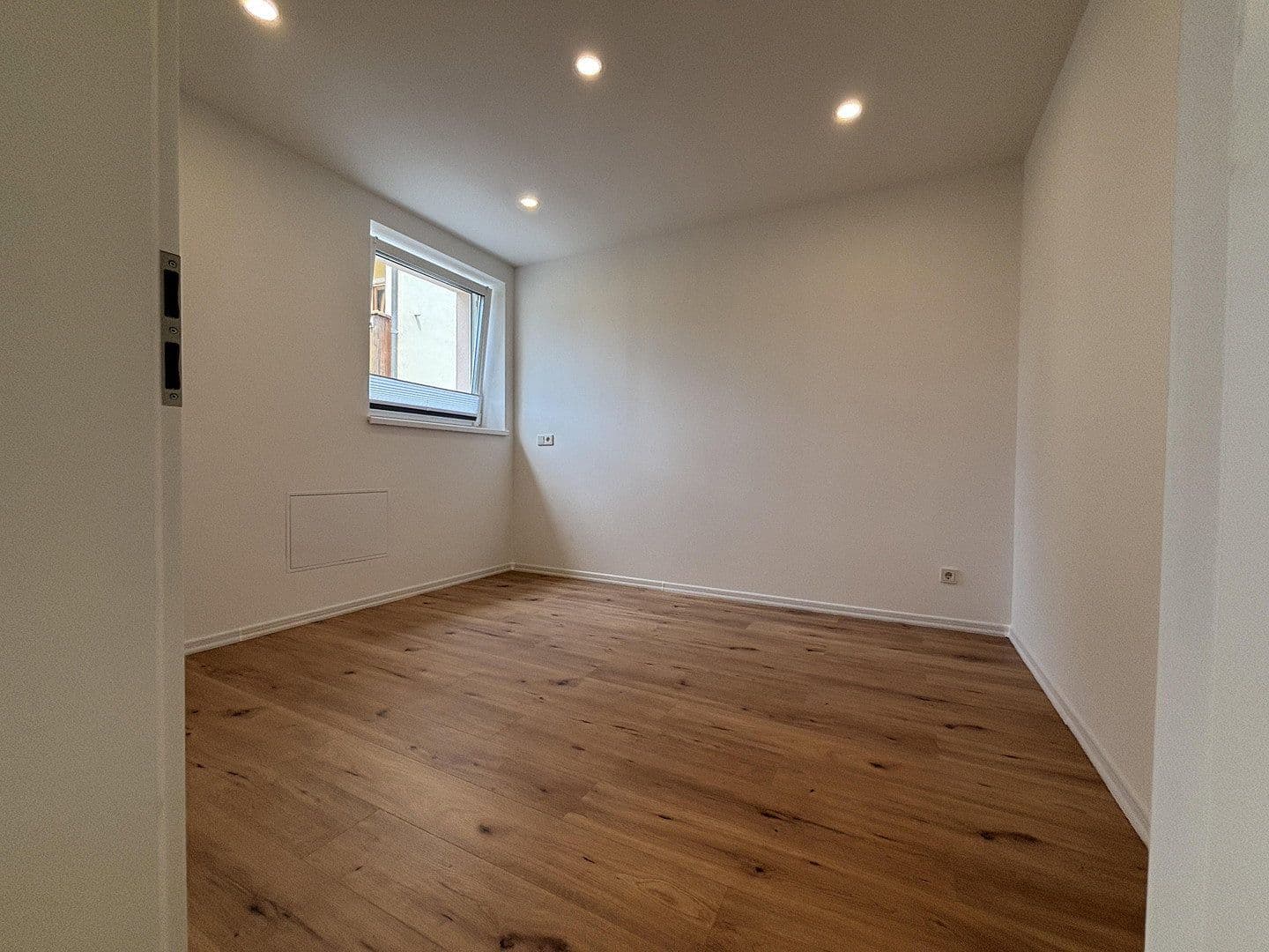 Prodej domu 135 m², pozemek 89 m², Großenbucher Weg 6, Igensdorf, Bavorsko Prodej domu 135 m², pozemek 89 m², Großenbucher Weg 6, Igensdorf, Bavorsko