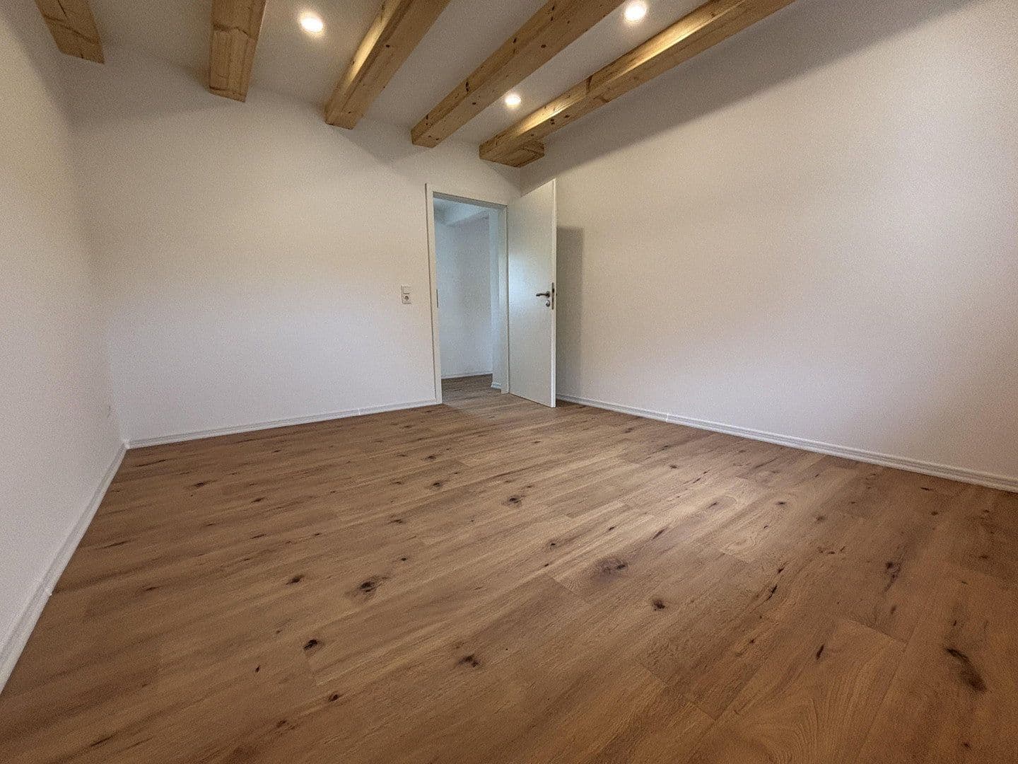 Prodej domu 135 m², pozemek 89 m², Großenbucher Weg 6, Igensdorf, Bavorsko Prodej domu 135 m², pozemek 89 m², Großenbucher Weg 6, Igensdorf, Bavorsko