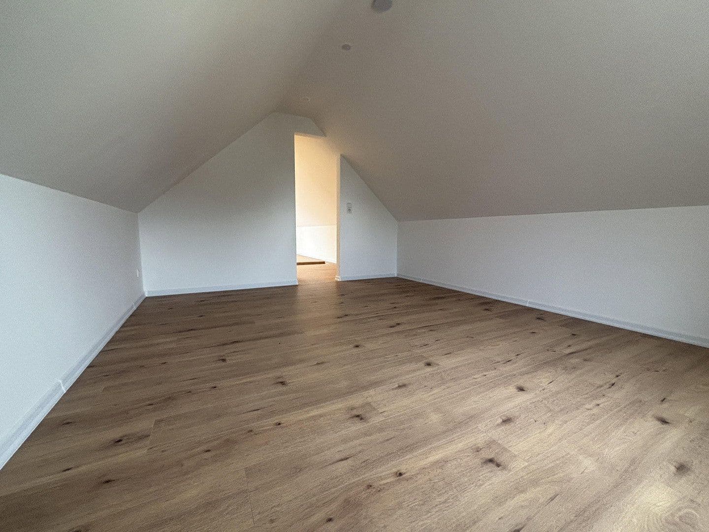 Prodej domu 135 m², pozemek 89 m², Großenbucher Weg 6, Igensdorf, Bavorsko Prodej domu 135 m², pozemek 89 m², Großenbucher Weg 6, Igensdorf, Bavorsko