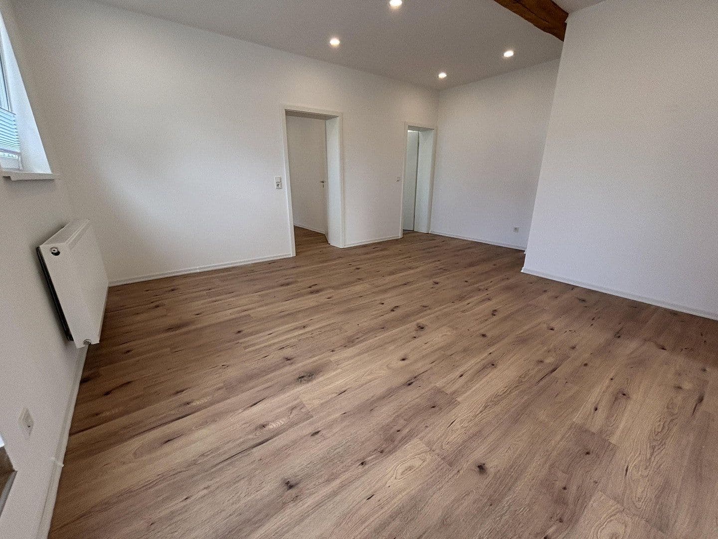 Prodej domu 135 m², pozemek 89 m², Großenbucher Weg 6, Igensdorf, Bavorsko Prodej domu 135 m², pozemek 89 m², Großenbucher Weg 6, Igensdorf, Bavorsko