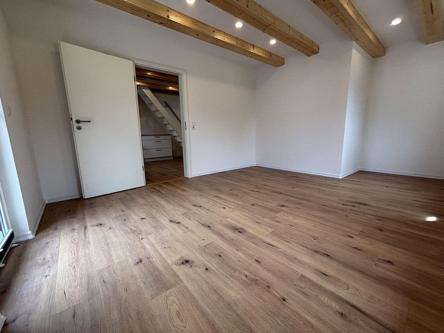 Prodej domu 135 m², pozemek 89 m², Großenbucher Weg 6, Igensdorf, Bavorsko Prodej domu 135 m², pozemek 89 m², Großenbucher Weg 6, Igensdorf, Bavorsko