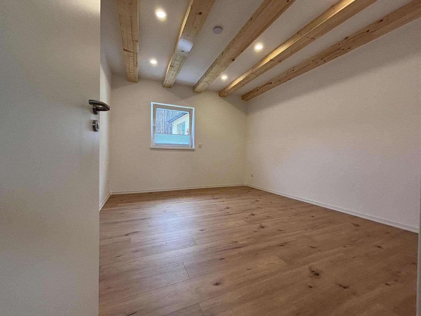 Prodej domu 135 m², pozemek 89 m², Großenbucher Weg 6, Igensdorf, Bavorsko Prodej domu 135 m², pozemek 89 m², Großenbucher Weg 6, Igensdorf, Bavorsko