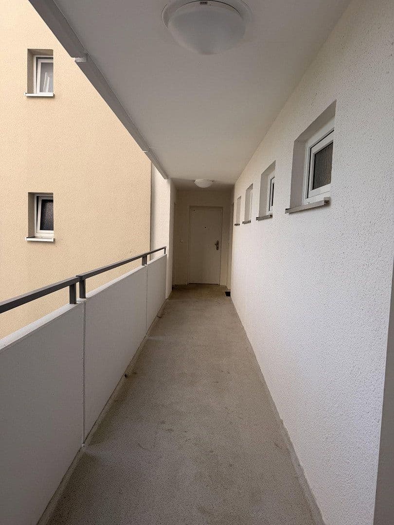 Pronájem bytu 1+1 38 m², Max Planck Str. 13, Neufahr bei Freising, Bavorsko Pronájem bytu 1+1 38 m², Max Planck Str. 13, Neufahr bei Freising, Bavorsko