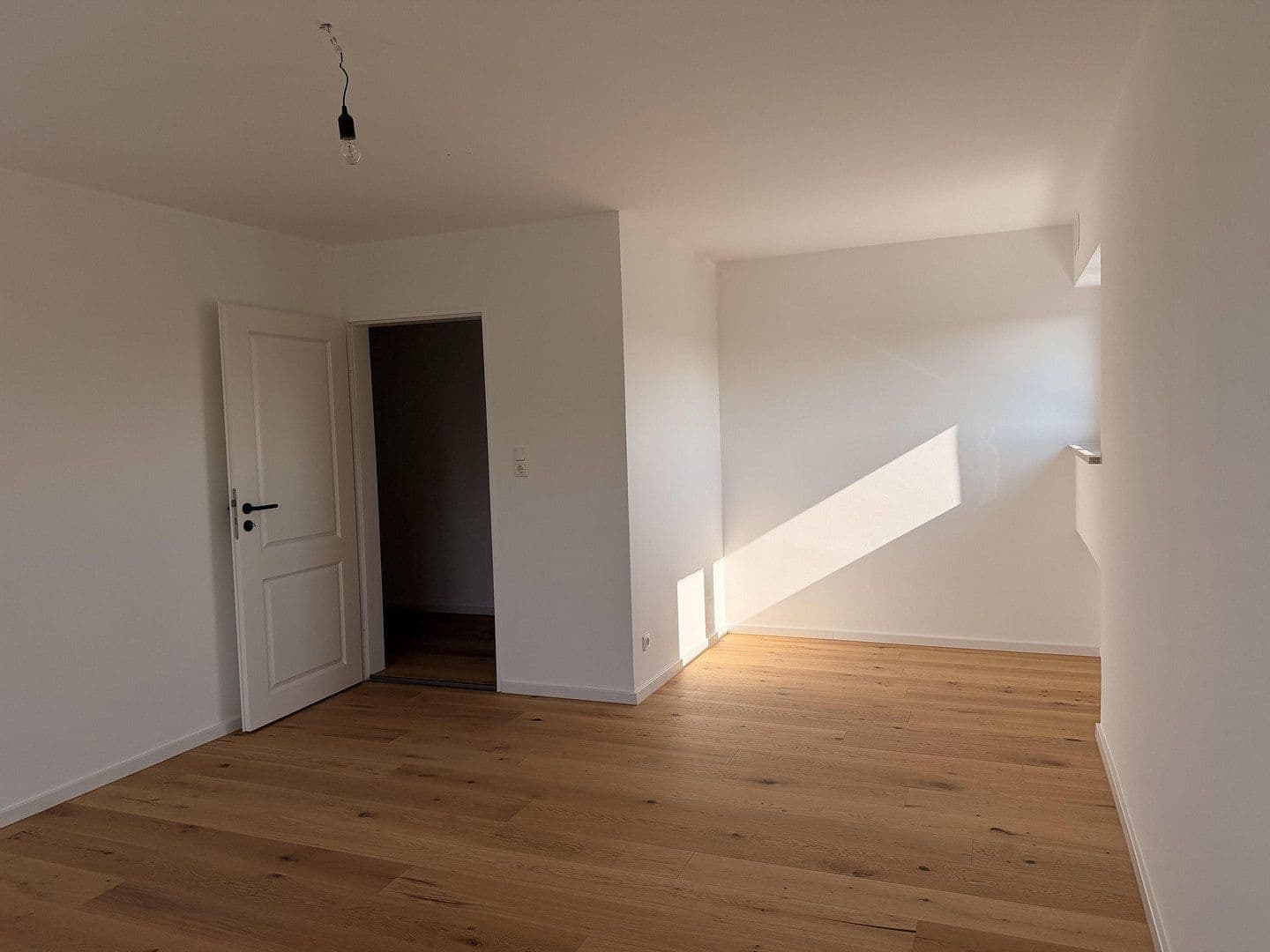 Pronájem bytu 1+1 38 m², Max Planck Str. 13, Neufahr bei Freising, Bavorsko Pronájem bytu 1+1 38 m², Max Planck Str. 13, Neufahr bei Freising, Bavorsko
