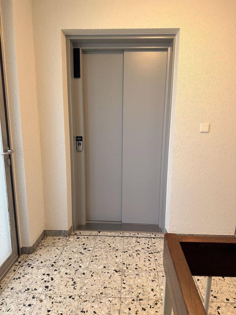 Pronájem bytu 1+1 38 m², Max Planck Str. 13, Neufahr bei Freising, Bavorsko Pronájem bytu 1+1 38 m², Max Planck Str. 13, Neufahr bei Freising, Bavorsko