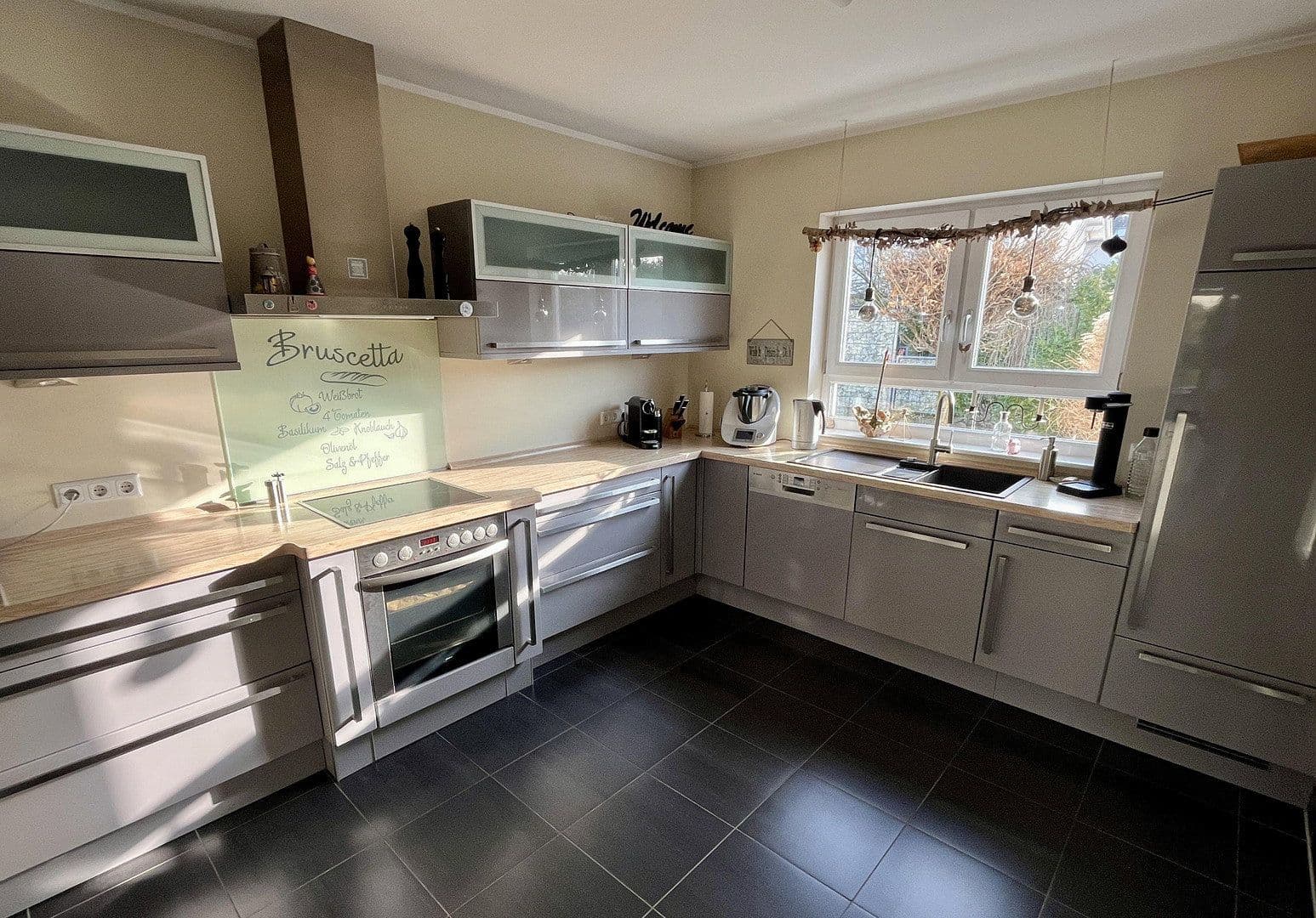Prodej domu 175 m², pozemek 532 m², Hennef (Sieg), Severní Porýní-Vestfálsko Prodej domu 175 m², pozemek 532 m², Hennef (Sieg), Severní Porýní-Vestfálsko