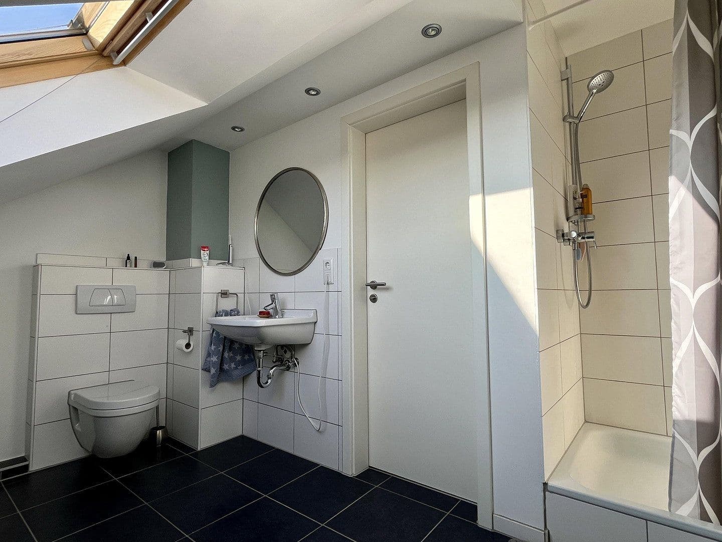 Prodej domu 175 m², pozemek 532 m², Hennef (Sieg), Severní Porýní-Vestfálsko Prodej domu 175 m², pozemek 532 m², Hennef (Sieg), Severní Porýní-Vestfálsko