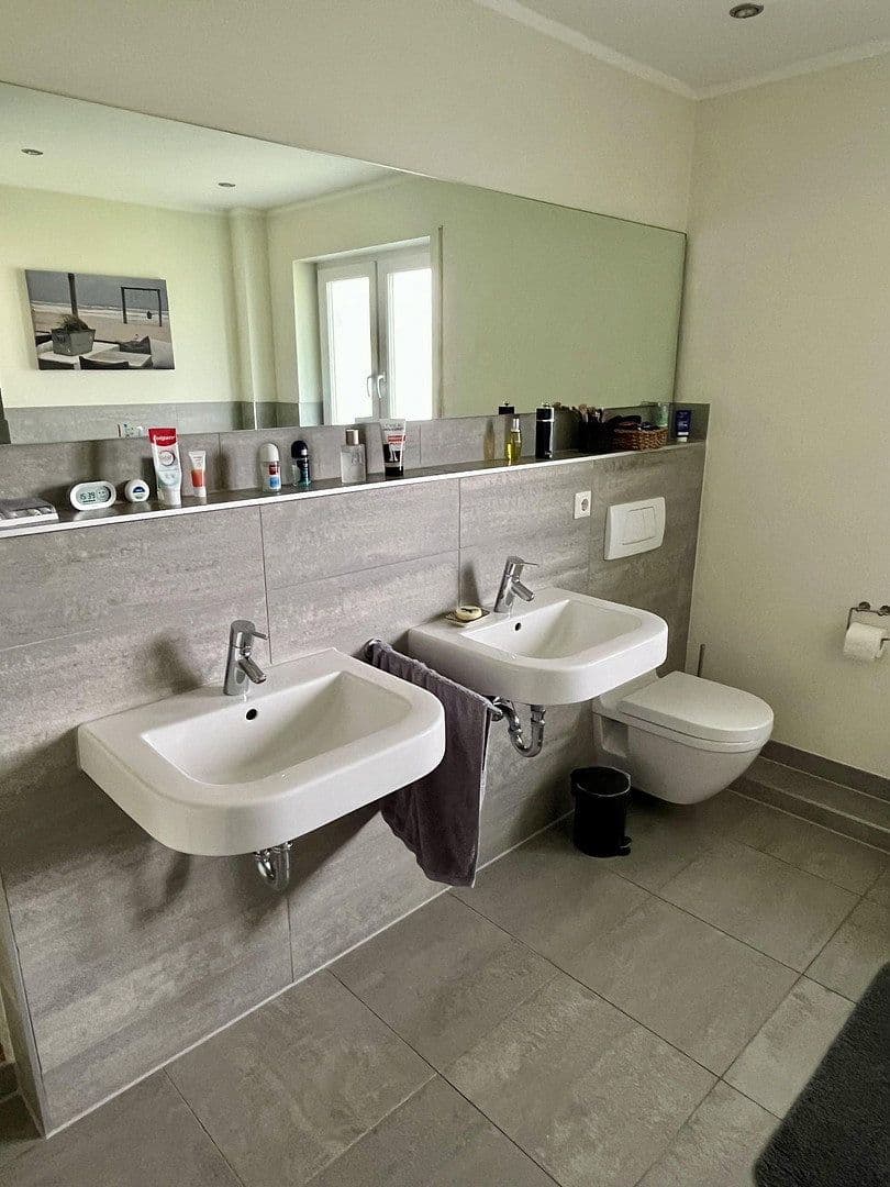 Prodej domu 175 m², pozemek 532 m², Hennef (Sieg), Severní Porýní-Vestfálsko Prodej domu 175 m², pozemek 532 m², Hennef (Sieg), Severní Porýní-Vestfálsko