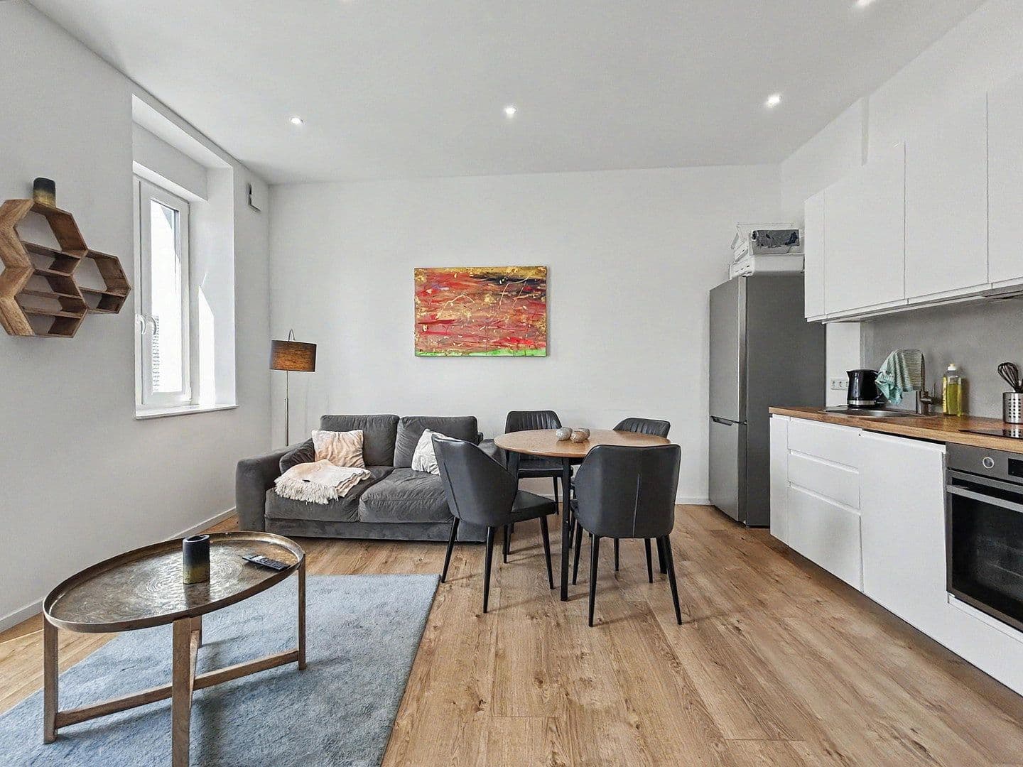 Pronájem bytu 2+1 40 m², Köln, Severní Porýní-Vestfálsko Pronájem bytu 2+1 40 m², Köln, Severní Porýní-Vestfálsko
