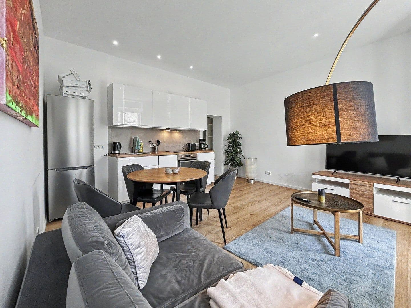Pronájem bytu 2+1 40 m², Köln, Severní Porýní-Vestfálsko Pronájem bytu 2+1 40 m², Köln, Severní Porýní-Vestfálsko