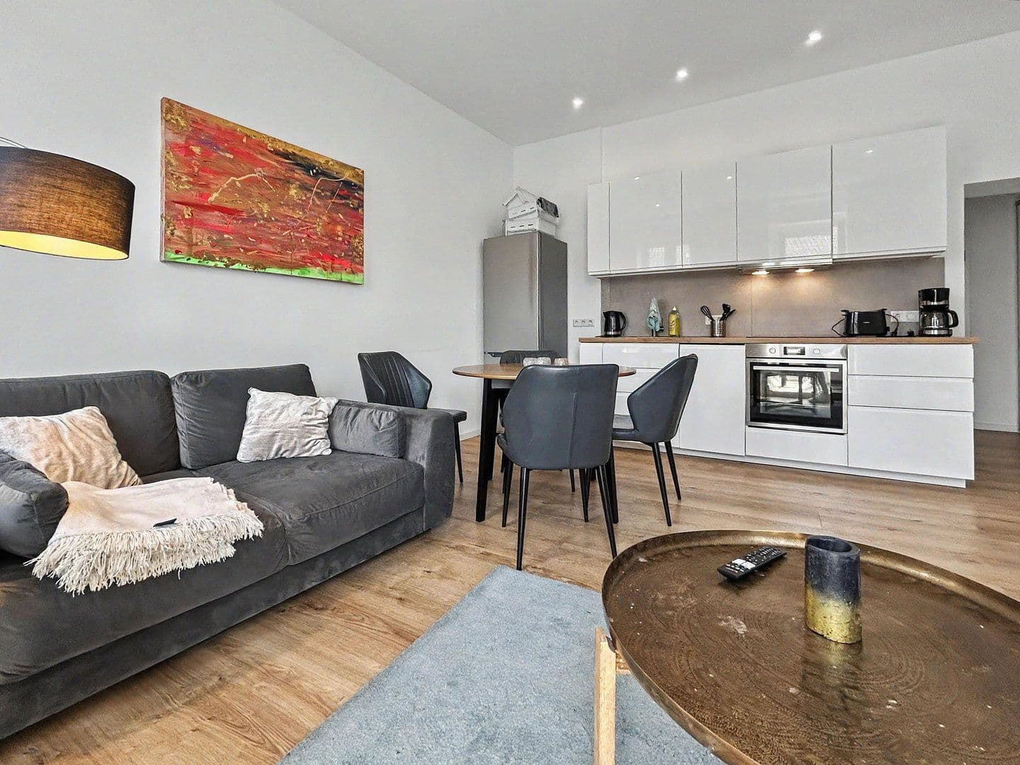 Pronájem bytu 2+1 40 m², Köln, Severní Porýní-Vestfálsko Pronájem bytu 2+1 40 m², Köln, Severní Porýní-Vestfálsko