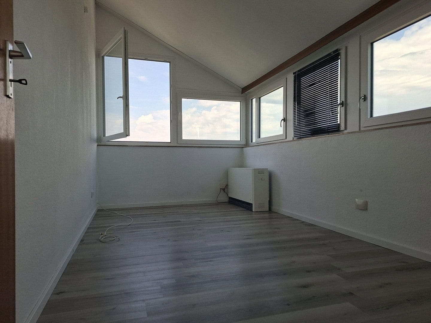 Pronájem bytu 4+1 108 m², Am Europakanal 38, Erlangen, Bavorsko Pronájem bytu 4+1 108 m², Am Europakanal 38, Erlangen, Bavorsko