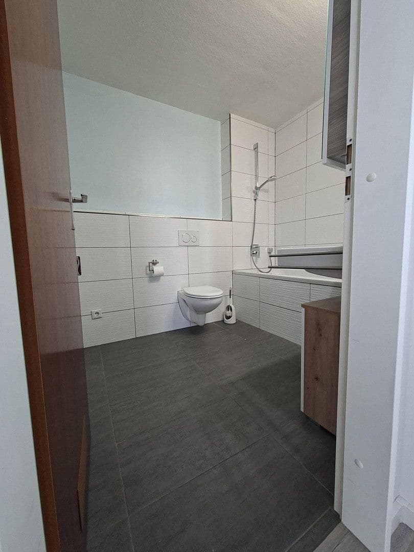 Pronájem bytu 4+1 108 m², Am Europakanal 38, Erlangen, Bavorsko Pronájem bytu 4+1 108 m², Am Europakanal 38, Erlangen, Bavorsko