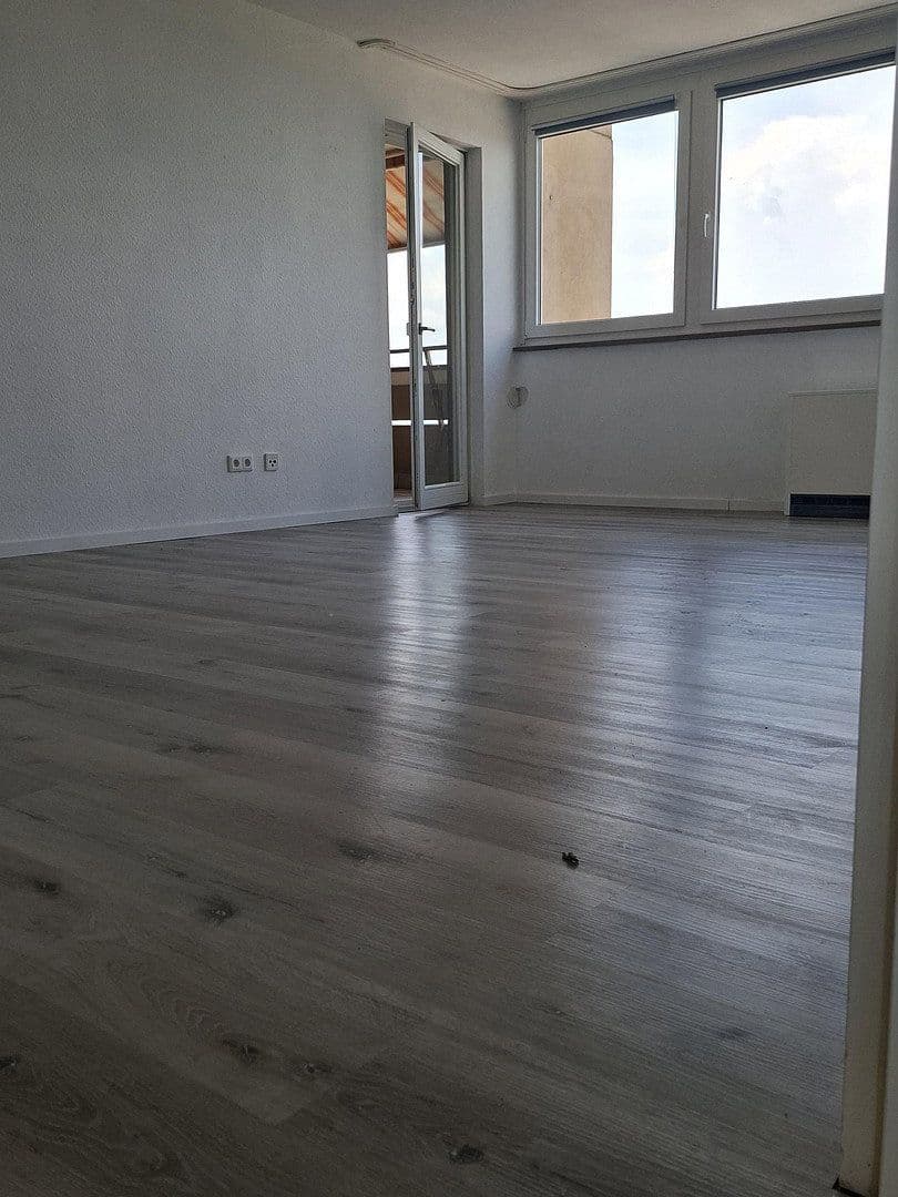 Pronájem bytu 4+1 108 m², Am Europakanal 38, Erlangen, Bavorsko Pronájem bytu 4+1 108 m², Am Europakanal 38, Erlangen, Bavorsko