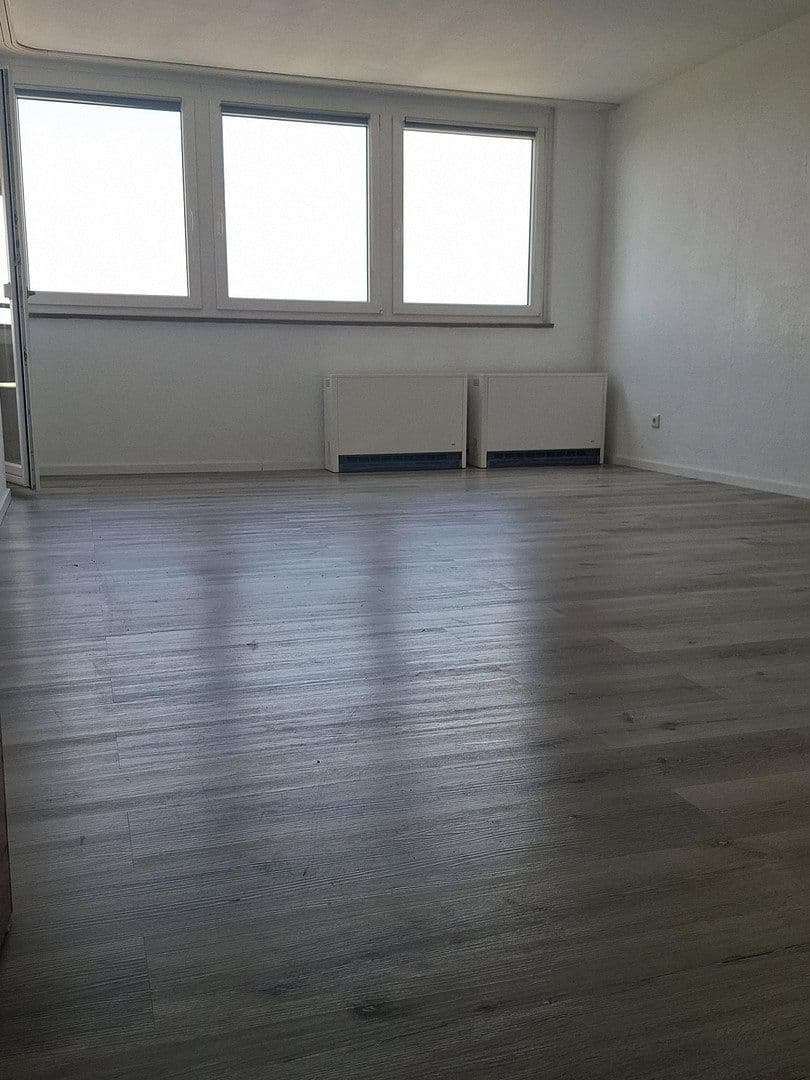 Pronájem bytu 4+1 108 m², Am Europakanal 38, Erlangen, Bavorsko Pronájem bytu 4+1 108 m², Am Europakanal 38, Erlangen, Bavorsko