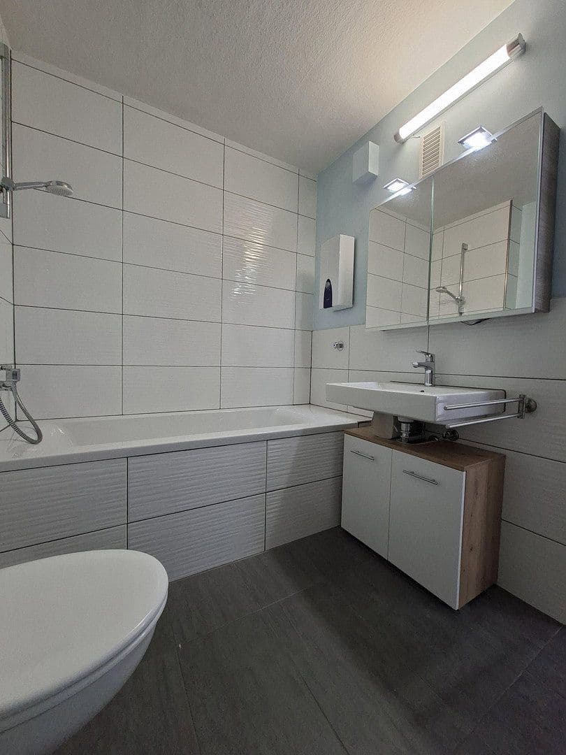 Pronájem bytu 4+1 108 m², Am Europakanal 38, Erlangen, Bavorsko Pronájem bytu 4+1 108 m², Am Europakanal 38, Erlangen, Bavorsko