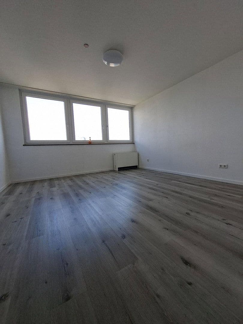 Pronájem bytu 4+1 108 m², Am Europakanal 38, Erlangen, Bavorsko Pronájem bytu 4+1 108 m², Am Europakanal 38, Erlangen, Bavorsko