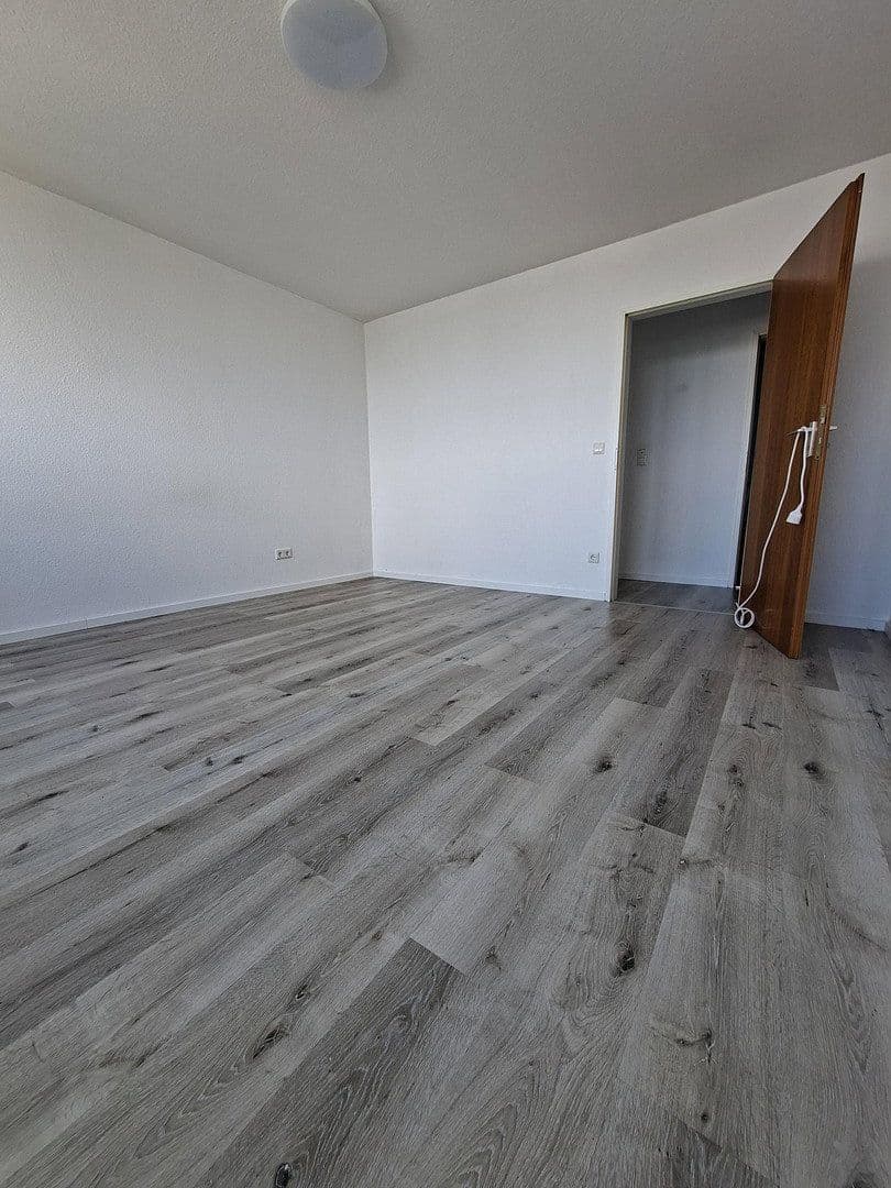 Pronájem bytu 4+1 108 m², Am Europakanal 38, Erlangen, Bavorsko Pronájem bytu 4+1 108 m², Am Europakanal 38, Erlangen, Bavorsko