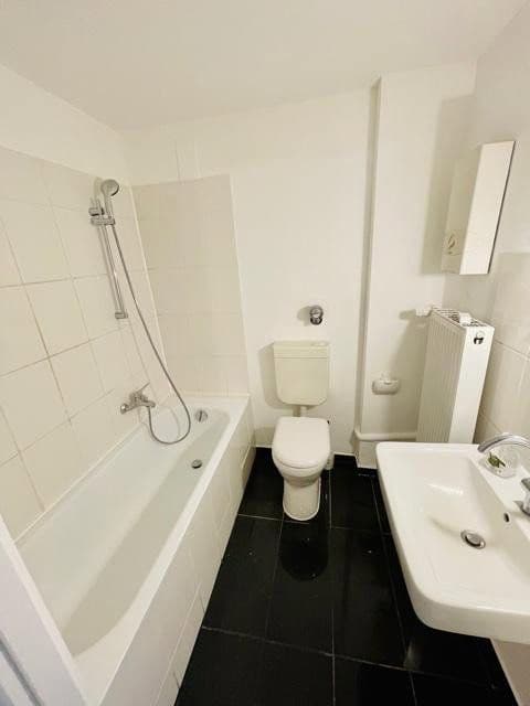 Pronájem bytu 2+1 50 m², Rheinfeldstraße 32, Ludwigshafen am Rhein, Porýní-Falc Pronájem bytu 2+1 50 m², Rheinfeldstraße 32, Ludwigshafen am Rhein, Porýní-Falc