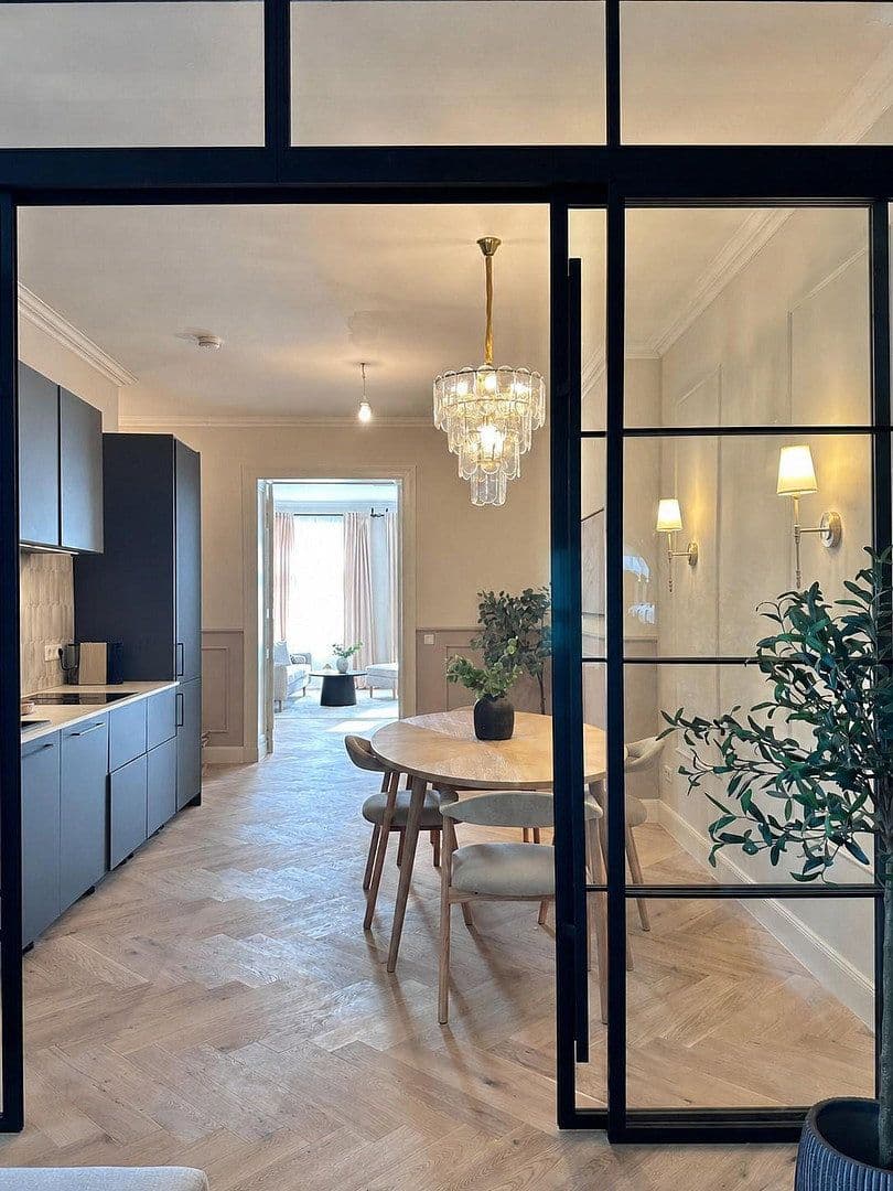Prodej bytu 3+1 74 m², Schloßstrasse 38, Berlin-Charlottenburg, Berlín Prodej bytu 3+1 74 m², Schloßstrasse 38, Berlin-Charlottenburg, Berlín