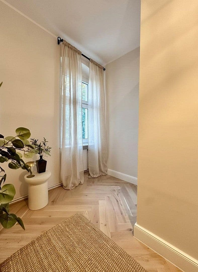 Prodej bytu 3+1 74 m², Schloßstrasse 38, Berlin-Charlottenburg, Berlín Prodej bytu 3+1 74 m², Schloßstrasse 38, Berlin-Charlottenburg, Berlín