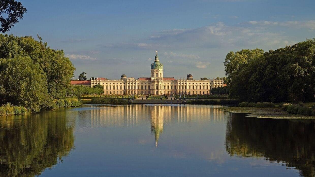 Prodej bytu 3+1 74 m², Schloßstrasse 38, Berlin-Charlottenburg, Berlín Prodej bytu 3+1 74 m², Schloßstrasse 38, Berlin-Charlottenburg, Berlín