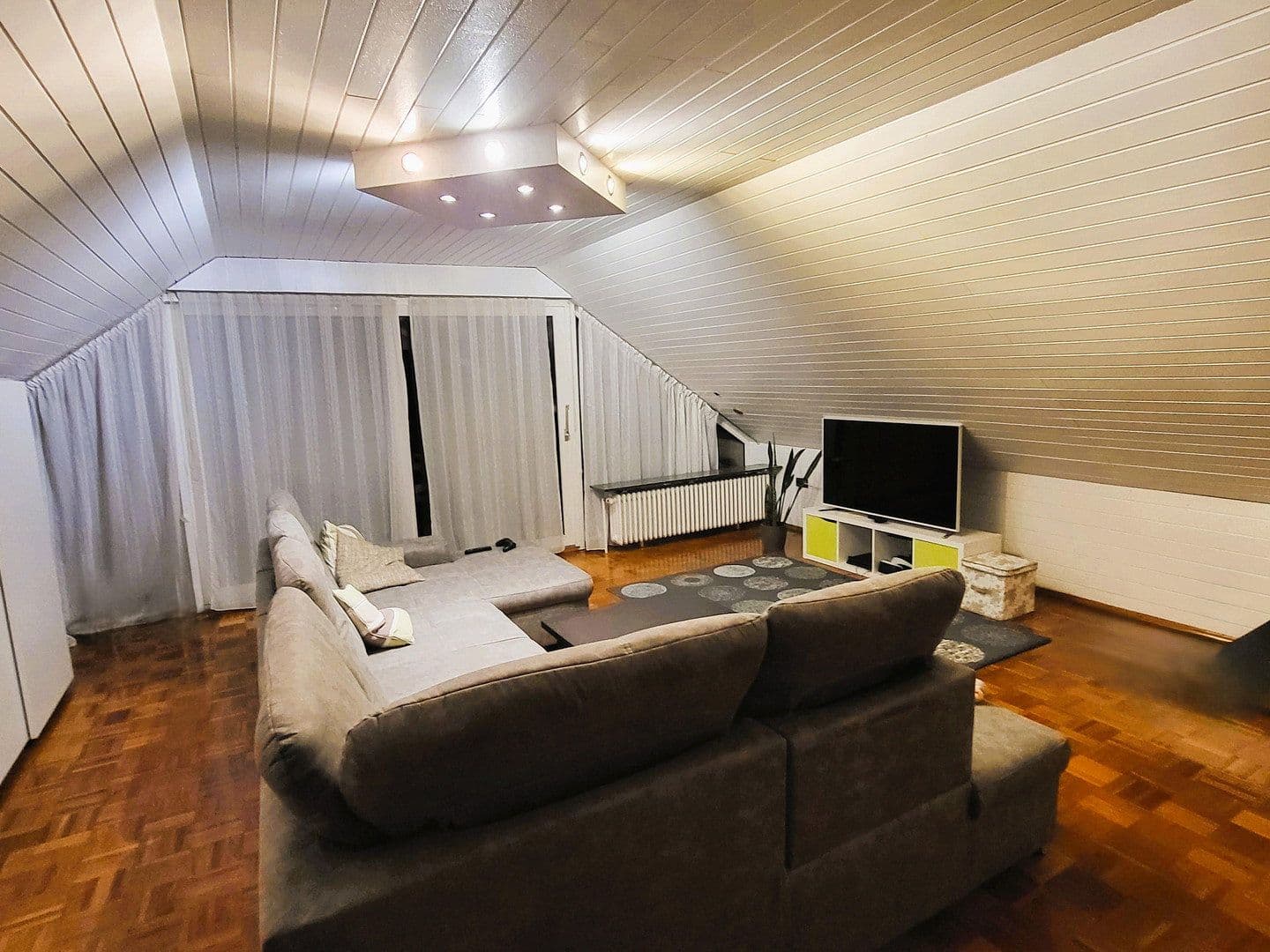 Prodej domu 183 m², pozemek 996 m², Osnabrück, Dolní Sasko Prodej domu 183 m², pozemek 996 m², Osnabrück, Dolní Sasko