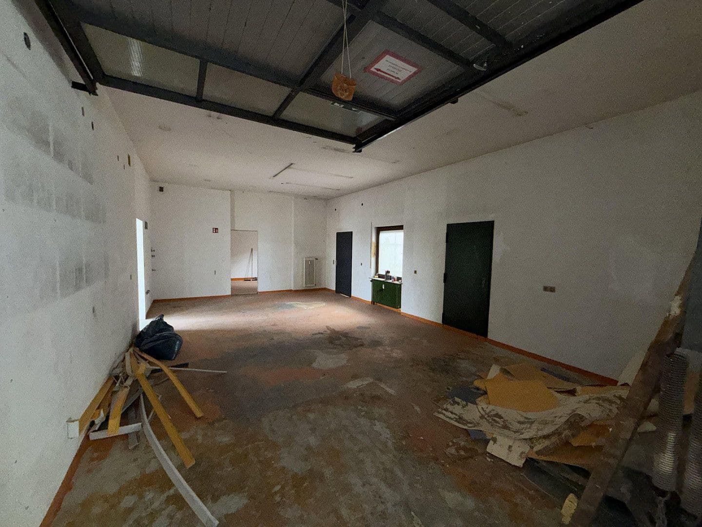 Pronájem nebytového prostoru 230 m², Fellbach, Bádensko-Württembersko Pronájem nebytového prostoru 230 m², Fellbach, Bádensko-Württembersko