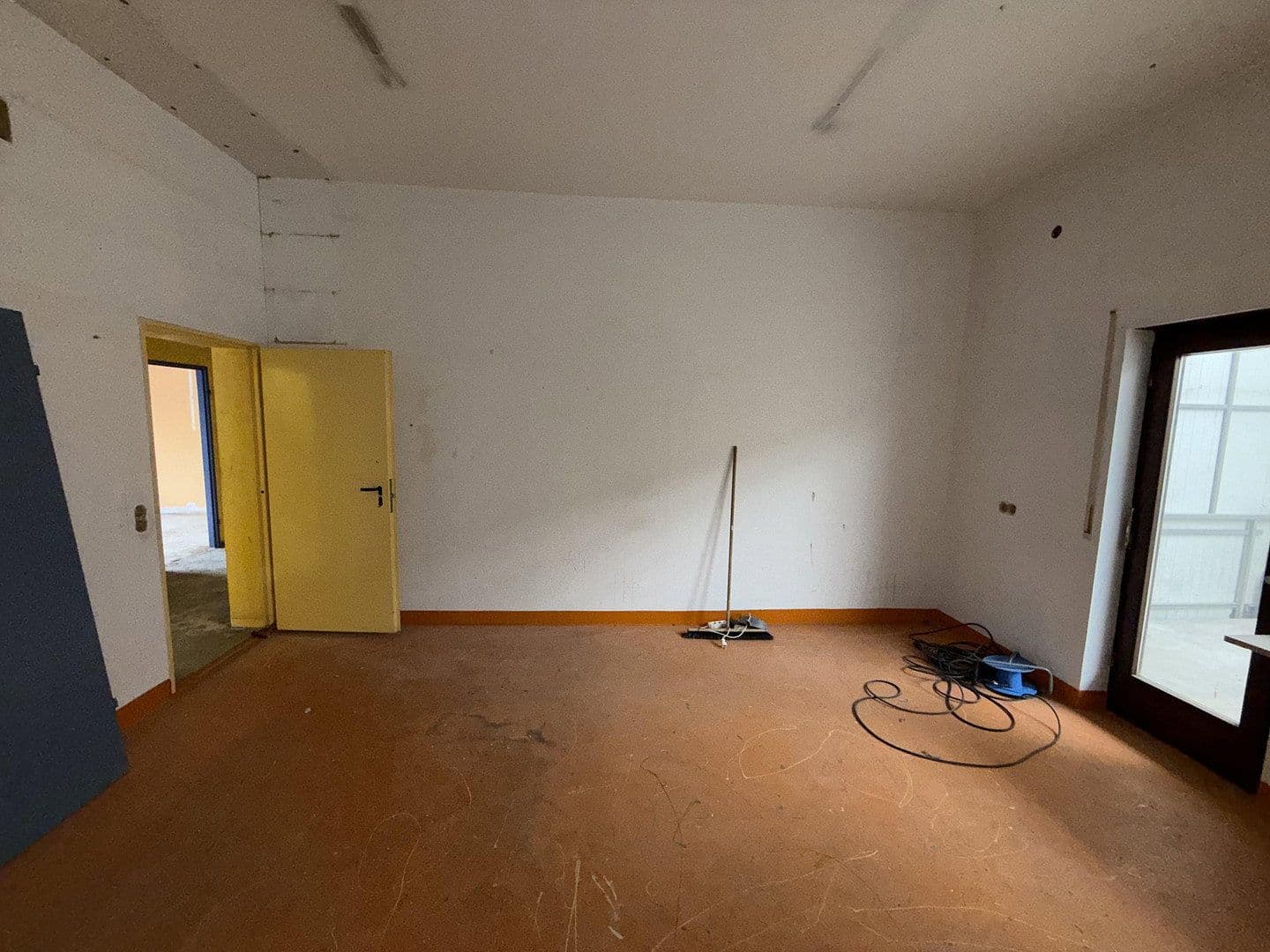 Pronájem nebytového prostoru 230 m², Fellbach, Bádensko-Württembersko Pronájem nebytového prostoru 230 m², Fellbach, Bádensko-Württembersko
