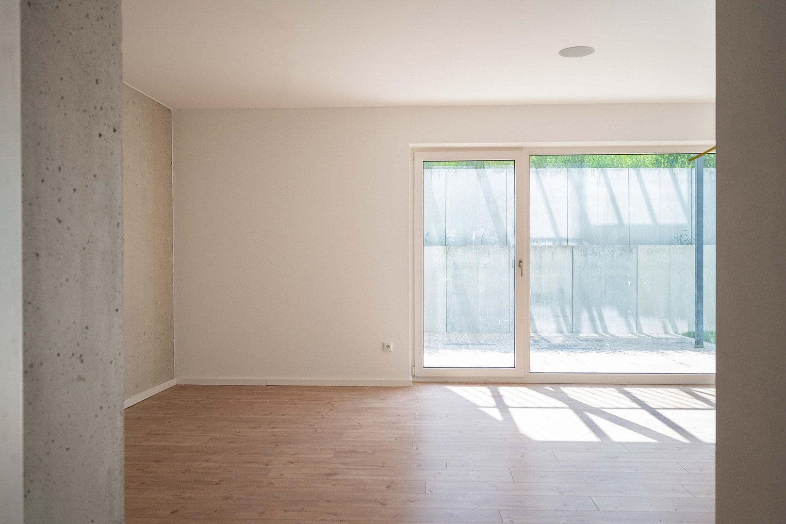 Pronájem bytu 1+1 84 m², Fichtelgebirgstraße 6, Sinzing, Bavorsko Pronájem bytu 1+1 84 m², Fichtelgebirgstraße 6, Sinzing, Bavorsko