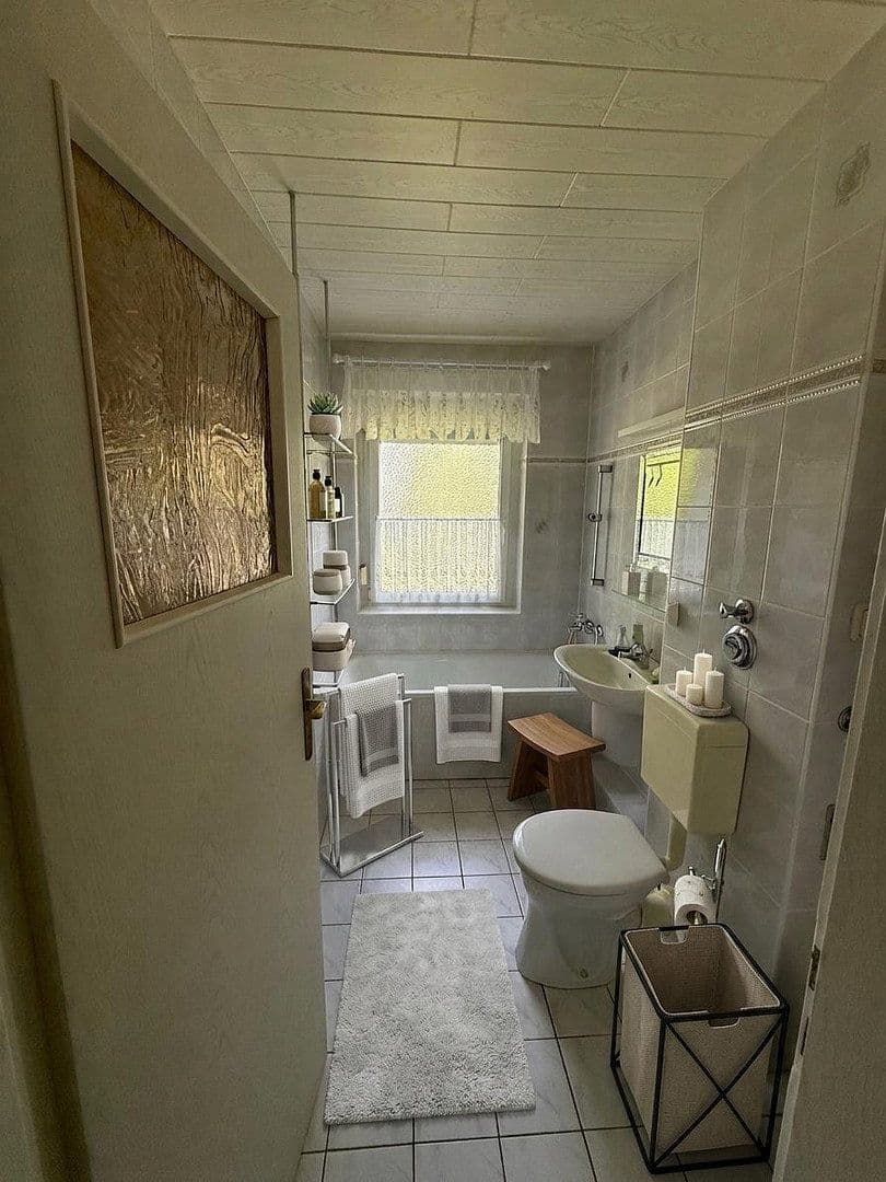 Pronájem bytu 3+1 65 m², Halle, Sasko-Anhaltsko Pronájem bytu 3+1 65 m², Halle, Sasko-Anhaltsko