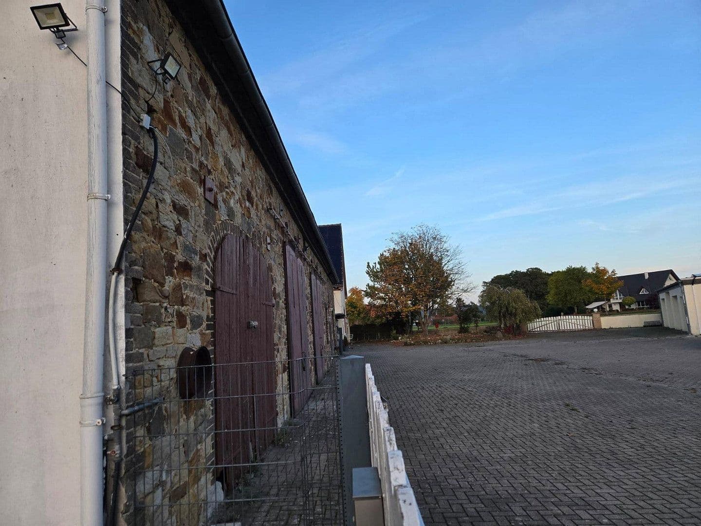 Prodej domu 520 m², pozemek 3.879 m², Dissen, Dolní Sasko Prodej domu 520 m², pozemek 3.879 m², Dissen, Dolní Sasko