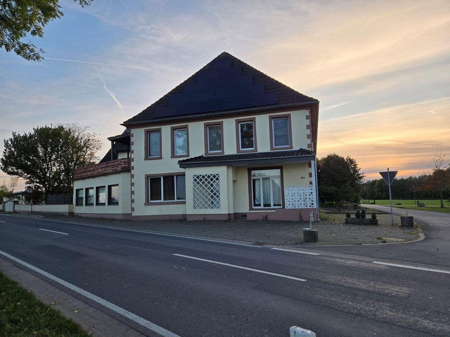 Prodej domu 520 m², pozemek 3.879 m², Dissen, Dolní Sasko Prodej domu 520 m², pozemek 3.879 m², Dissen, Dolní Sasko