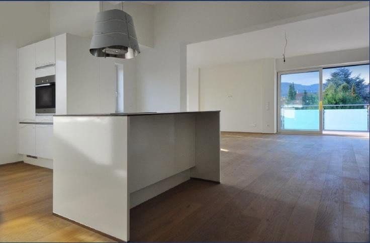 Pronájem bytu 3+1 159 m², Kassel, Hessen Pronájem bytu 3+1 159 m², Kassel, Hessen