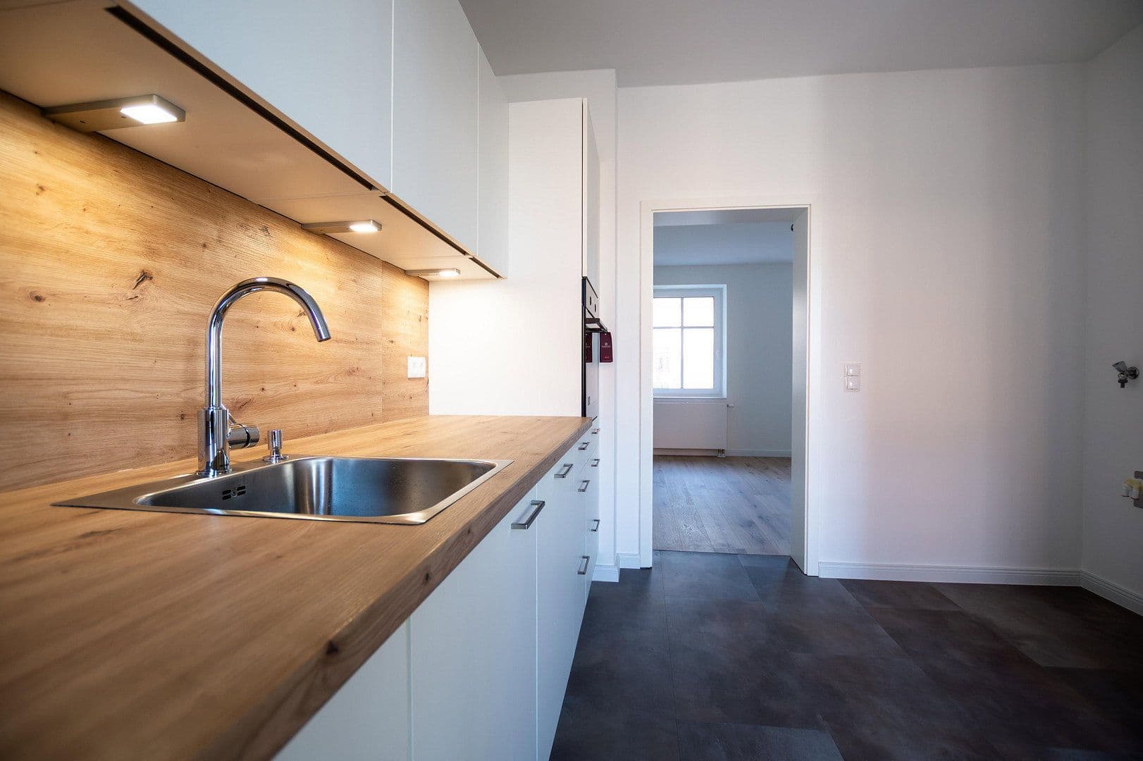 Prodej domu 250 m², pozemek 430 m², Potsdamer Str. 104, Potsdam, Braniborsko Prodej domu 250 m², pozemek 430 m², Potsdamer Str. 104, Potsdam, Braniborsko