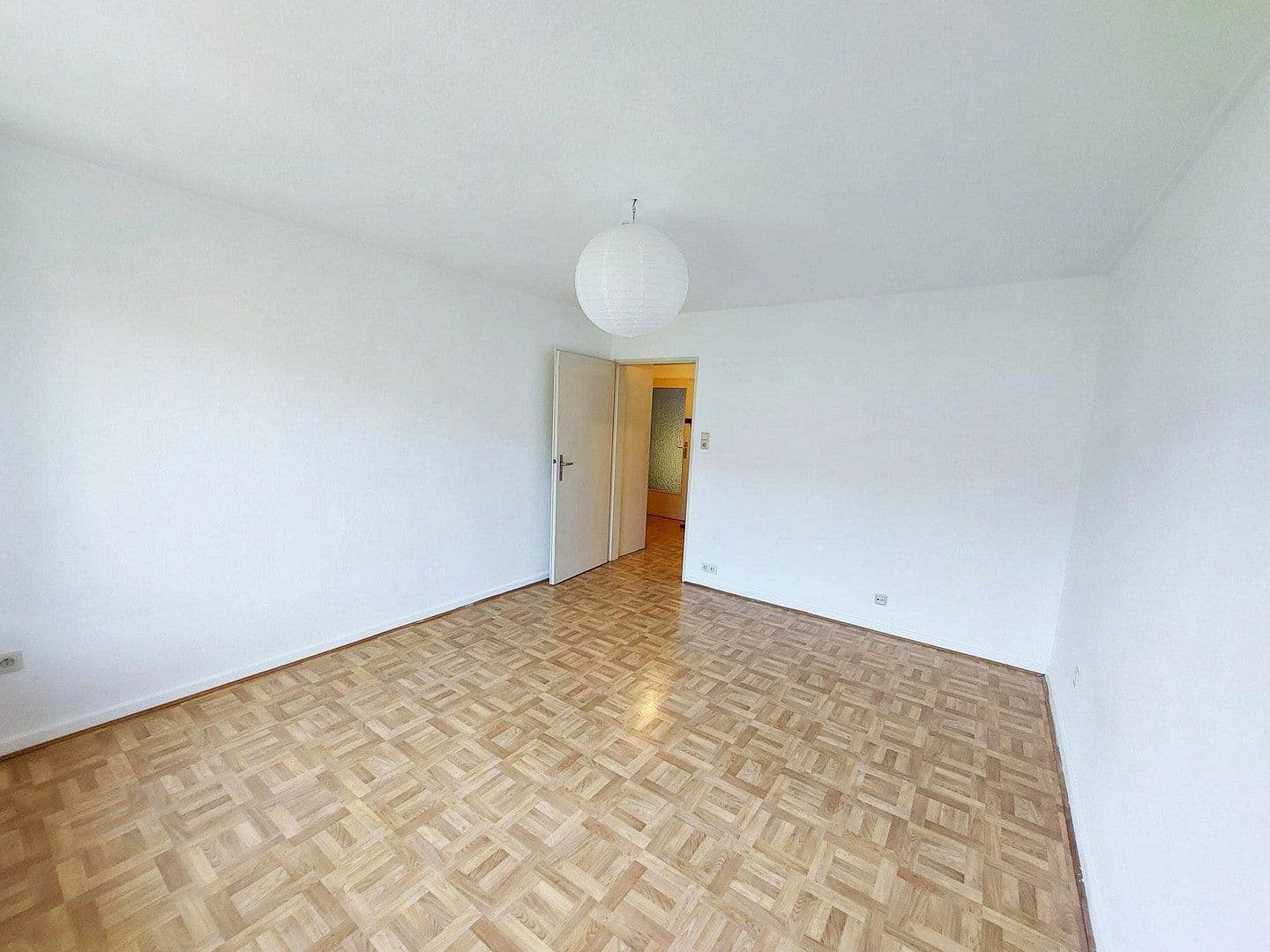 Pronájem bytu 1+1 45 m², Ludwigshafen, Porýní-Falc Pronájem bytu 1+1 45 m², Ludwigshafen, Porýní-Falc
