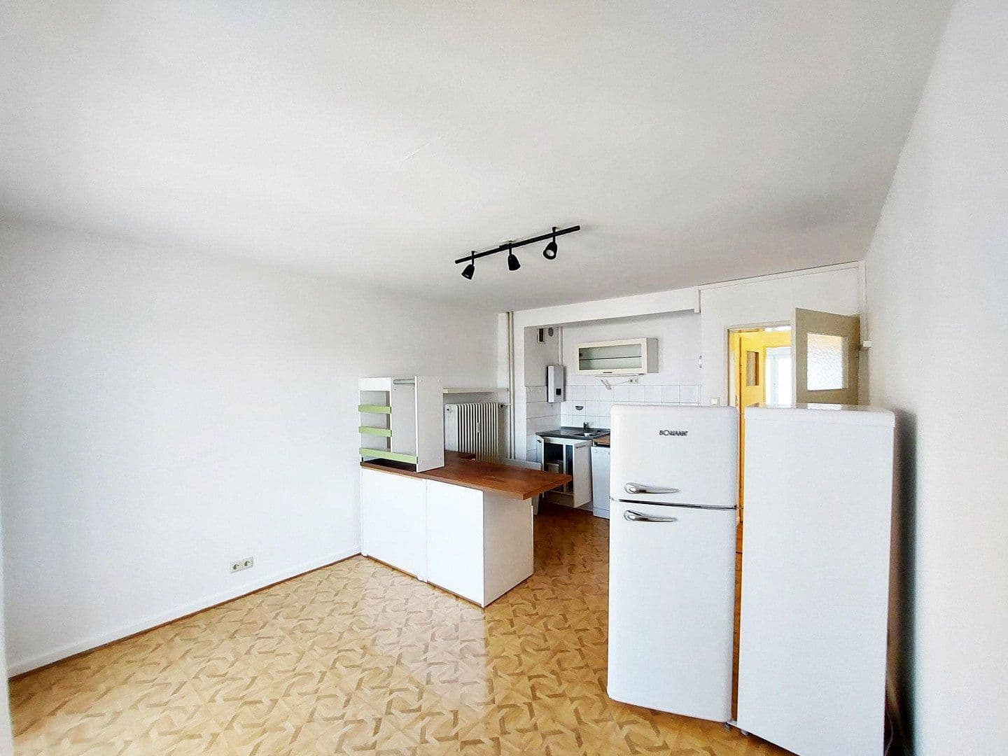 Pronájem bytu 1+1 45 m², Ludwigshafen, Porýní-Falc Pronájem bytu 1+1 45 m², Ludwigshafen, Porýní-Falc