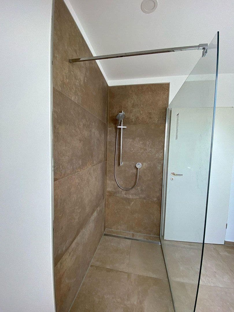 Pronájem bytu 3+1 82 m², Bergstraße 14, Sehlem, Porýní-Falc Pronájem bytu 3+1 82 m², Bergstraße 14, Sehlem, Porýní-Falc